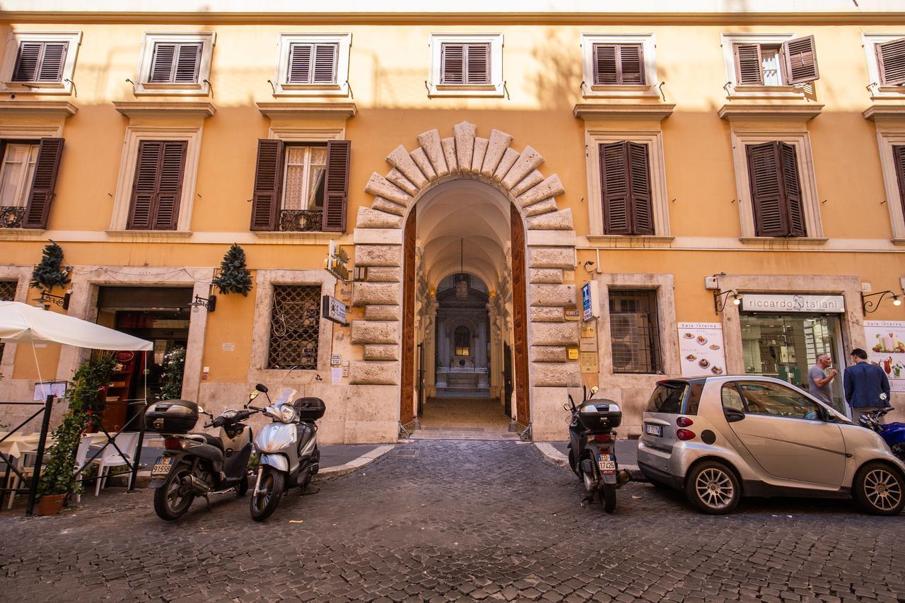 Decharme With Terrace In Monti Roma